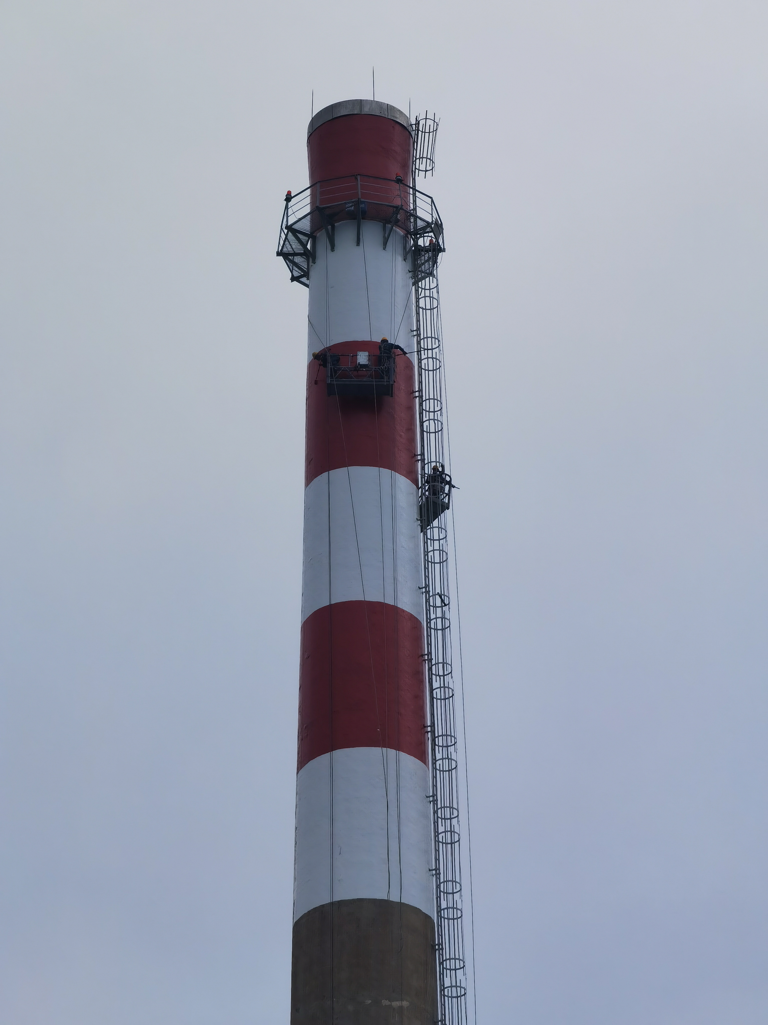 山东新源热电有限公司烟囱内壁防腐项目