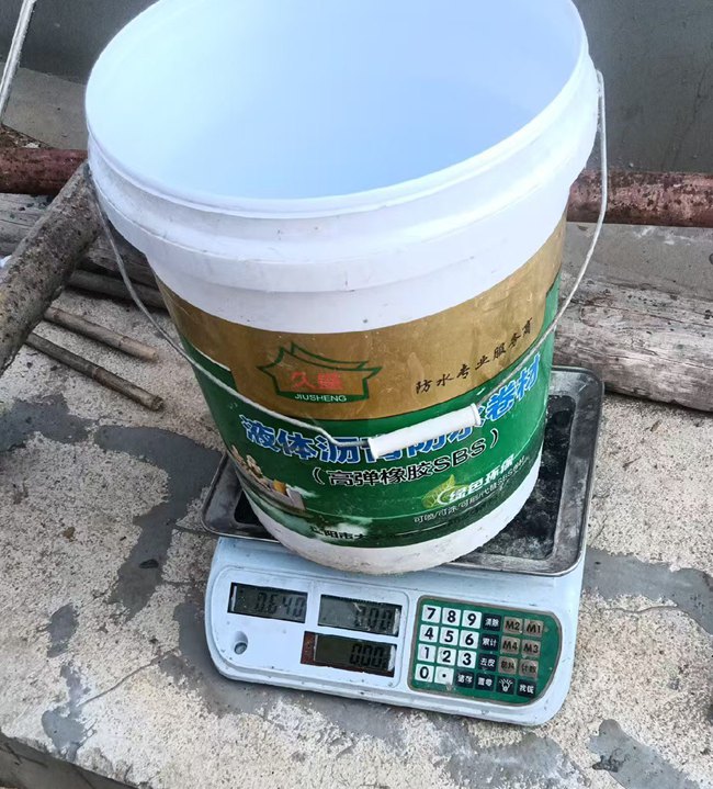 1783043838768296.jpg 图3 灌浆料配比称重.jpg