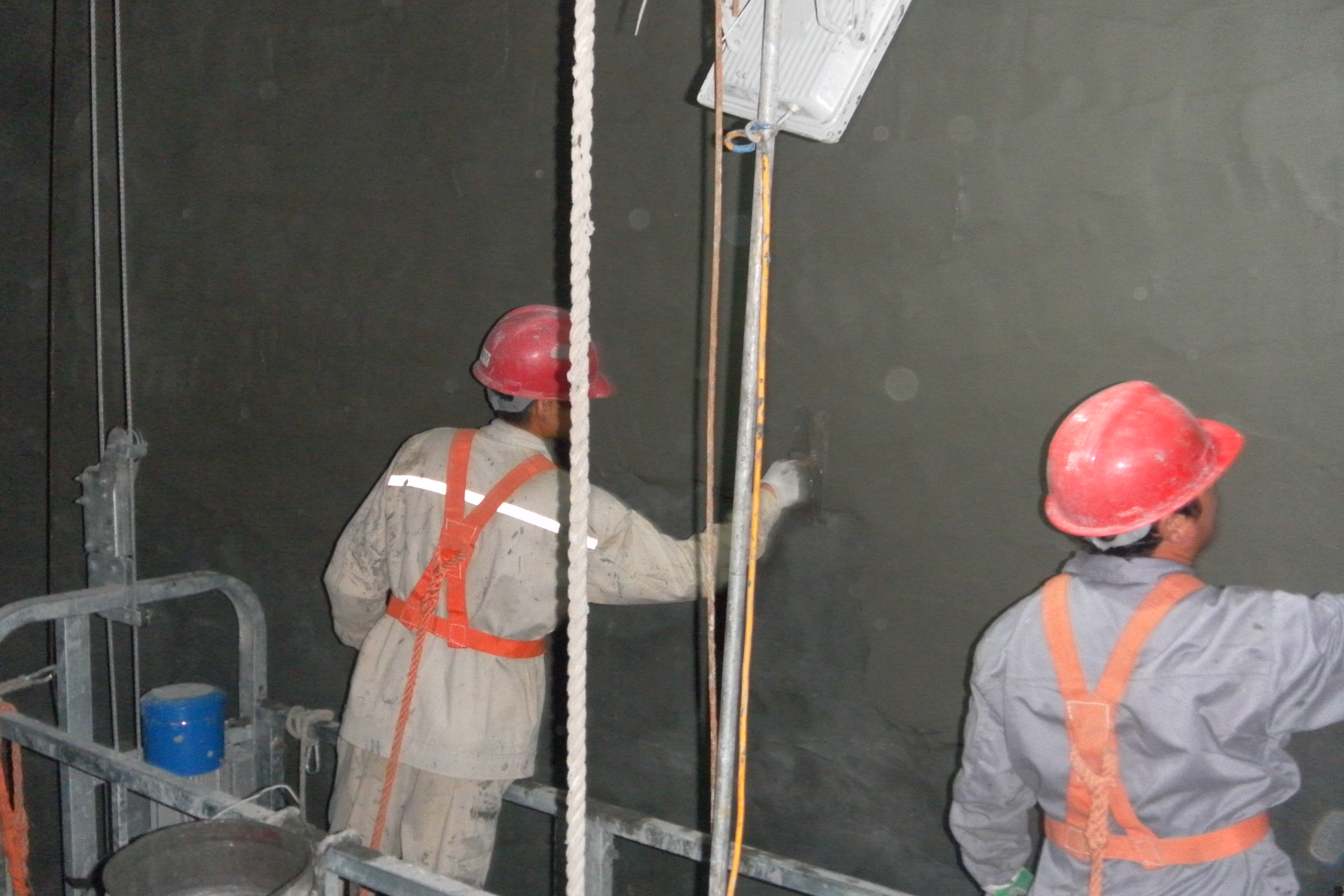 ​湿法脱硫后烟囱内衬衬贴陶瓷玻化砖的研究报告