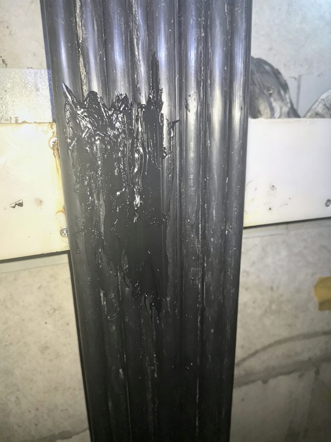 1789111034482941.jpg 图3 硅酮结构胶封堵.jpg